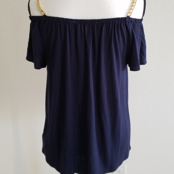 Top - Picture 2 of 4